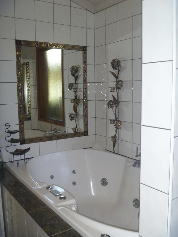 Wilmots On Dixon Bed & Breakfast Alice Springs Bagian luar foto
