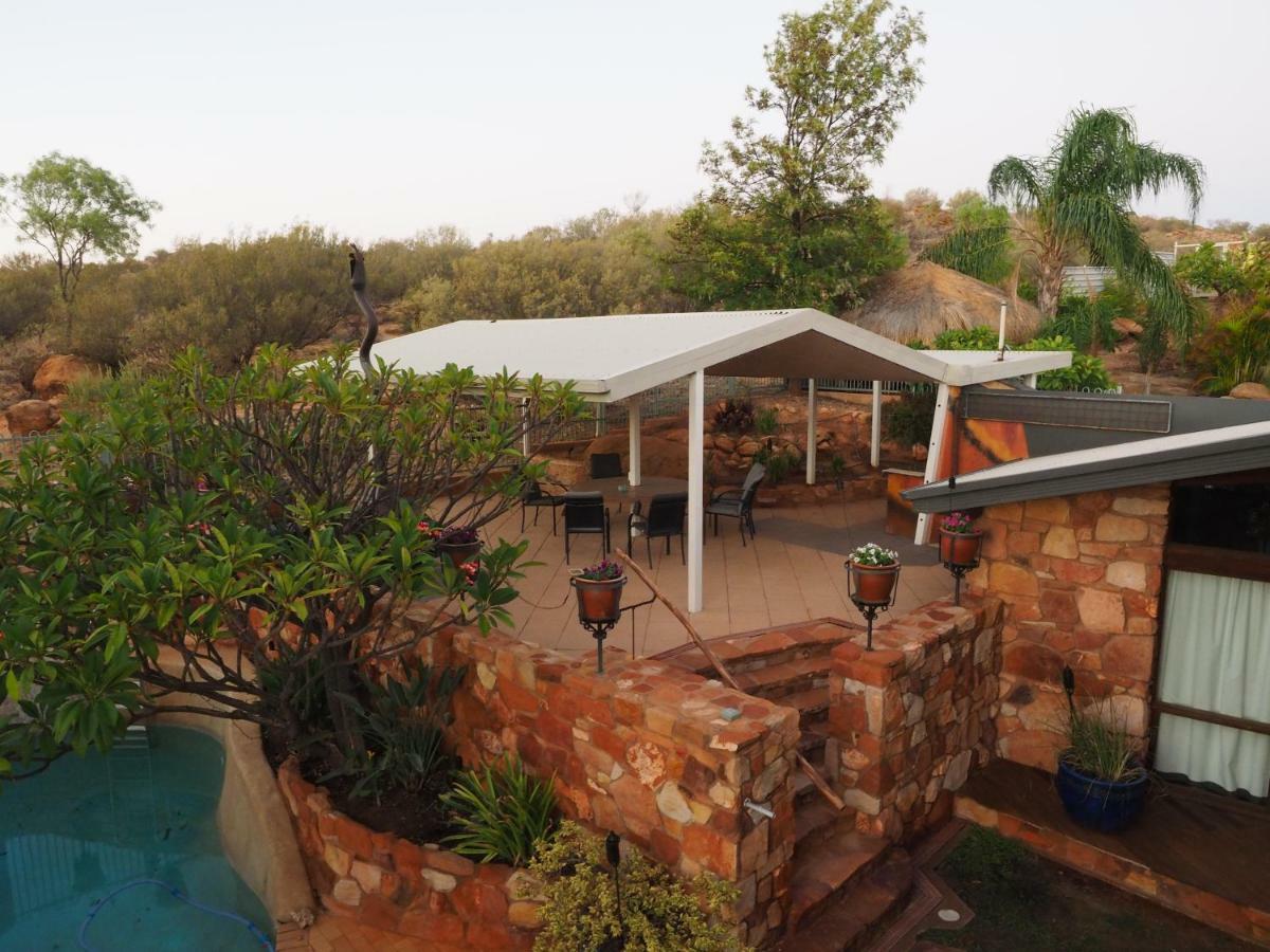 Wilmots On Dixon Bed & Breakfast Alice Springs Bagian luar foto